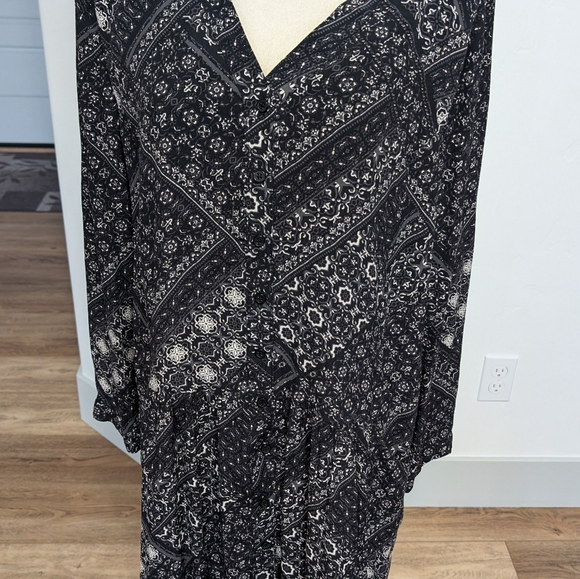 Women's dress - Picture 6 of 11